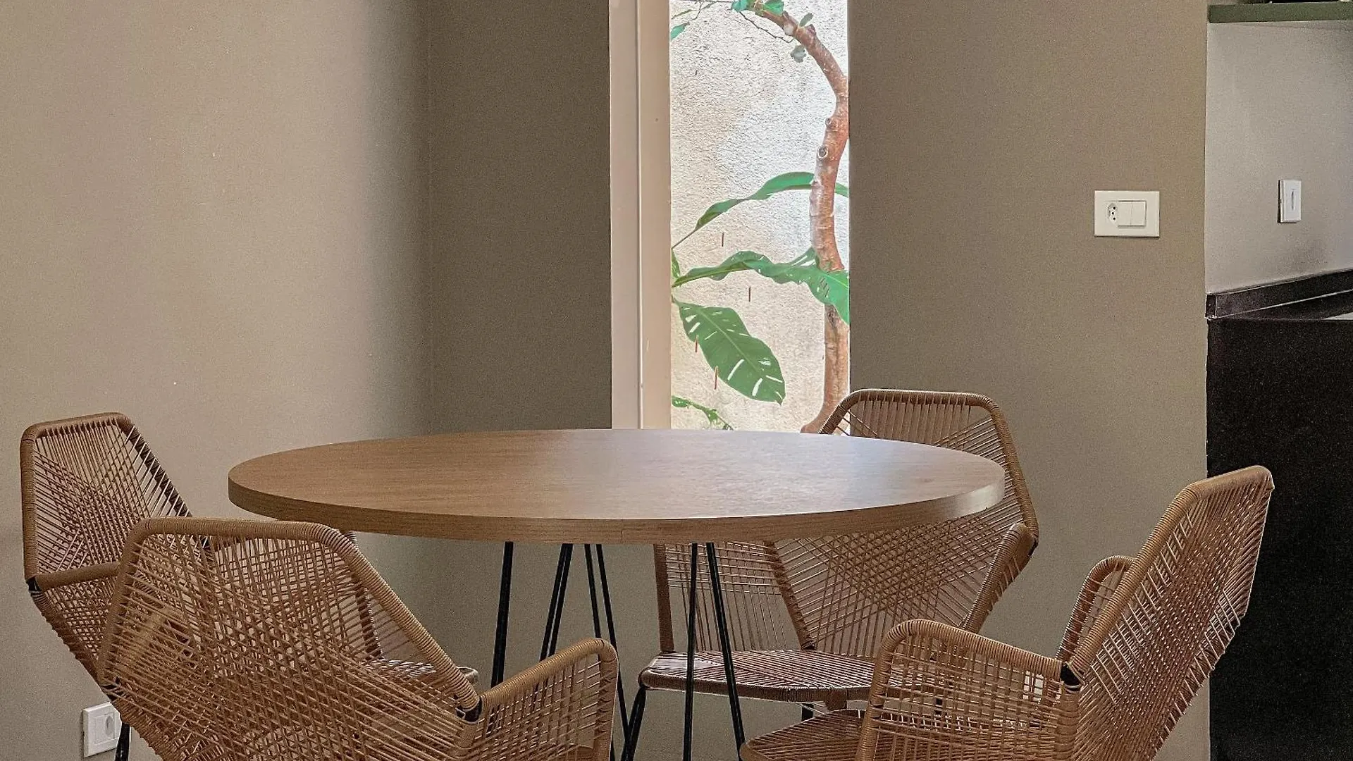 Residencial Il Pevero, Condominio Com Piscina E Area Gourmet A Uma Quadra Da Praia De Taperapua Aptos Com 2 Quartos Porto Seguro Сasa de vacaciones