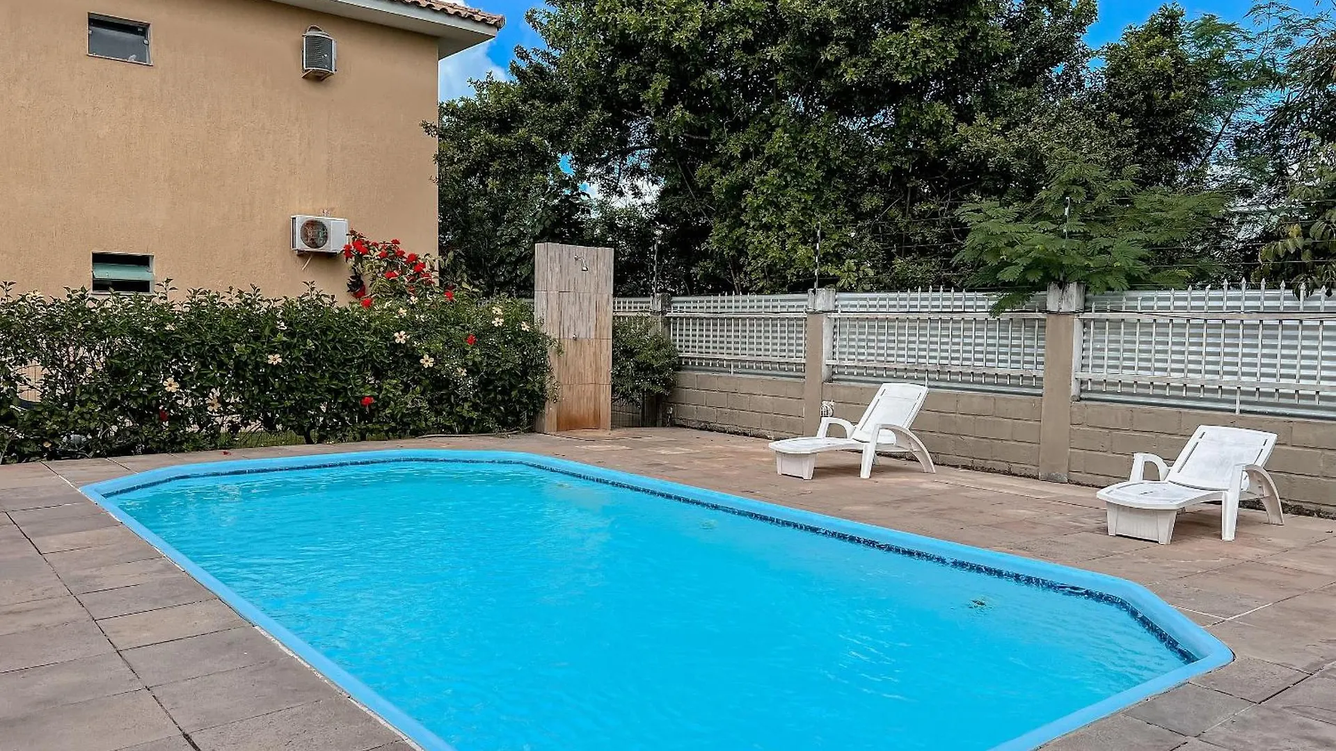 Residencial Il Pevero, Condominio Com Piscina E Area Gourmet A Uma Quadra Da Praia De Taperapua Aptos Com 2 Quartos Porto Seguro