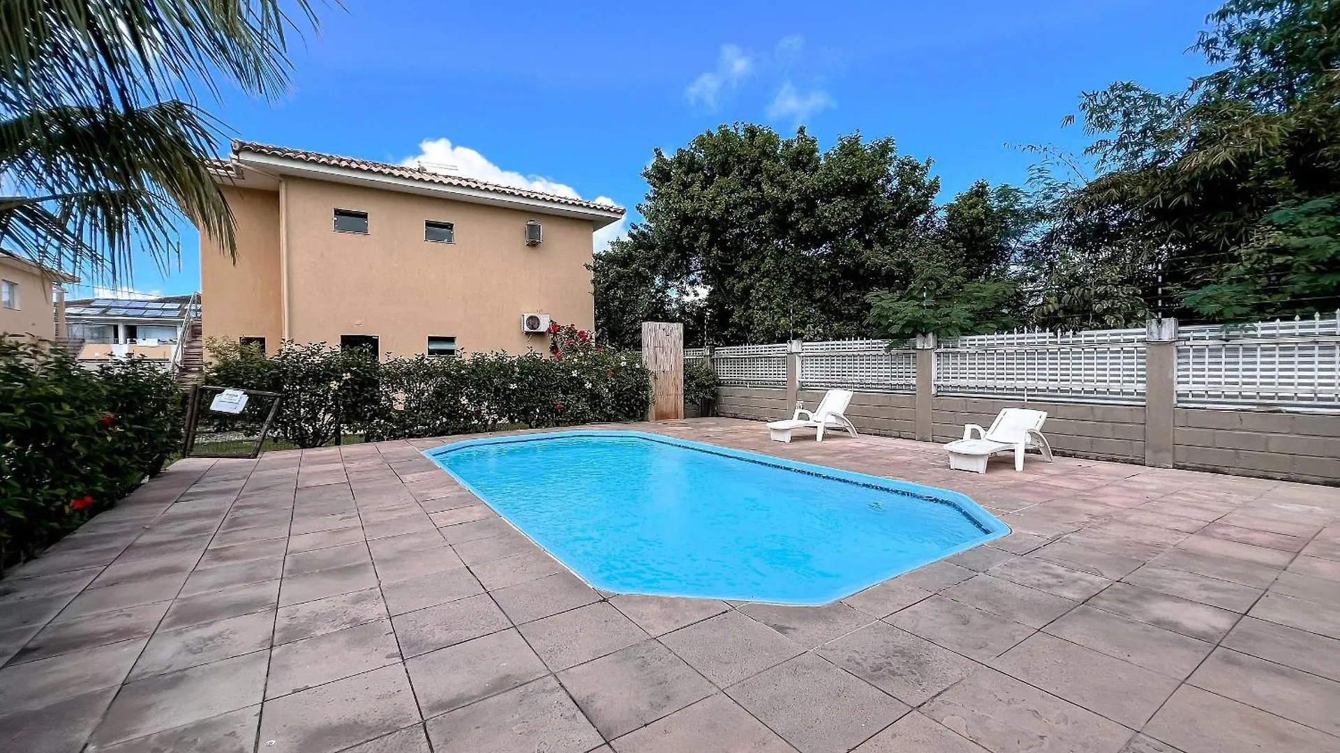 Residencial Il Pevero, Condominio Com Piscina E Area Gourmet A Uma Quadra Da Praia De Taperapua Aptos Com 2 Quartos Porto Seguro Сasa de vacaciones